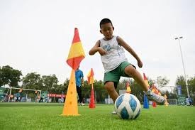 NBA第一次首发19分钟，杨瀚森全新体验，他正在证明自己属于这里